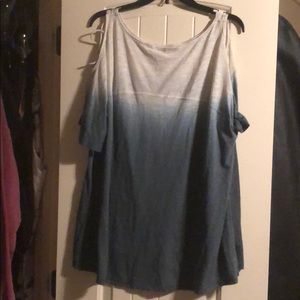 🛑🛑 6 for $18 🛑🛑 white to blue ombré top